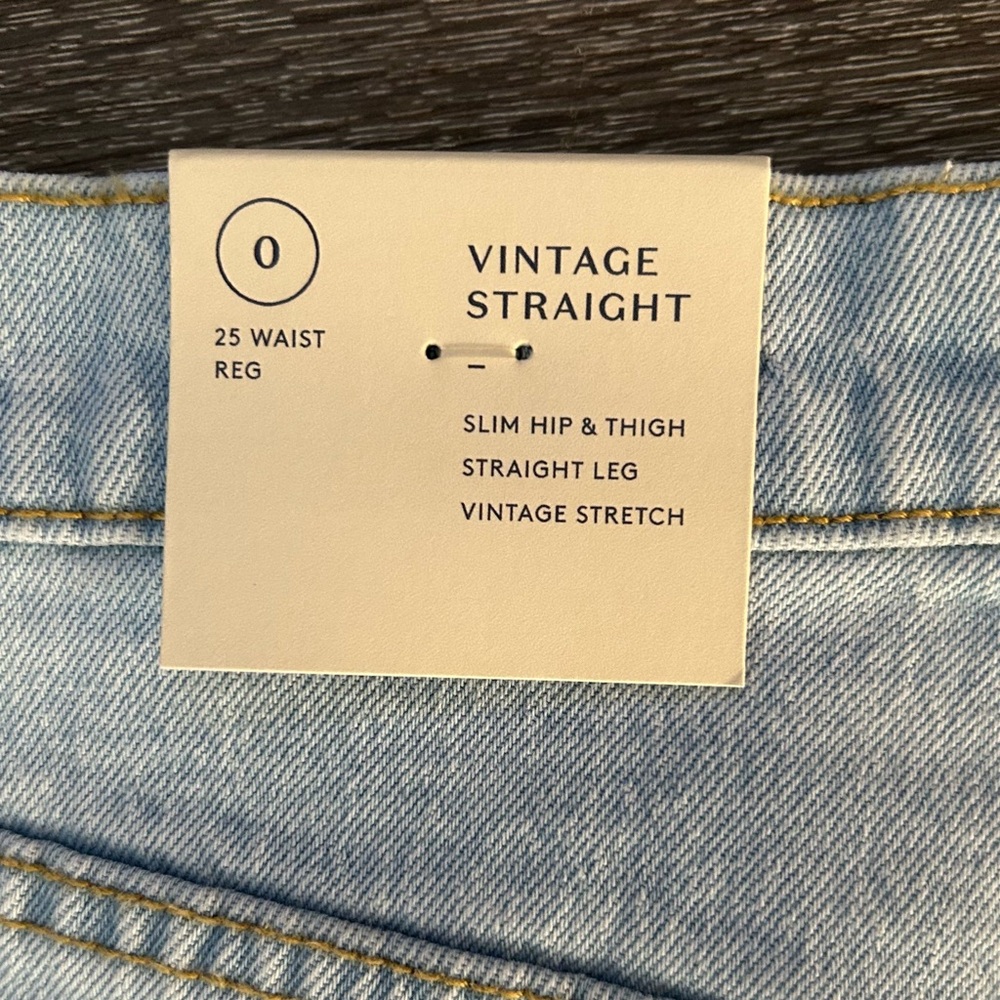 NWT Women’s 0 Light Wash Vintage Straight Button Fly Universal Thread Jeans - Picture 4 of 6